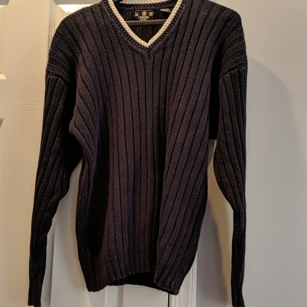 7 for $21/J. Riggings Sportswear Navy Sweater